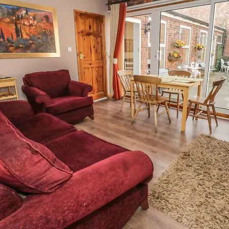 3 Church View Cottages, Holiday home *